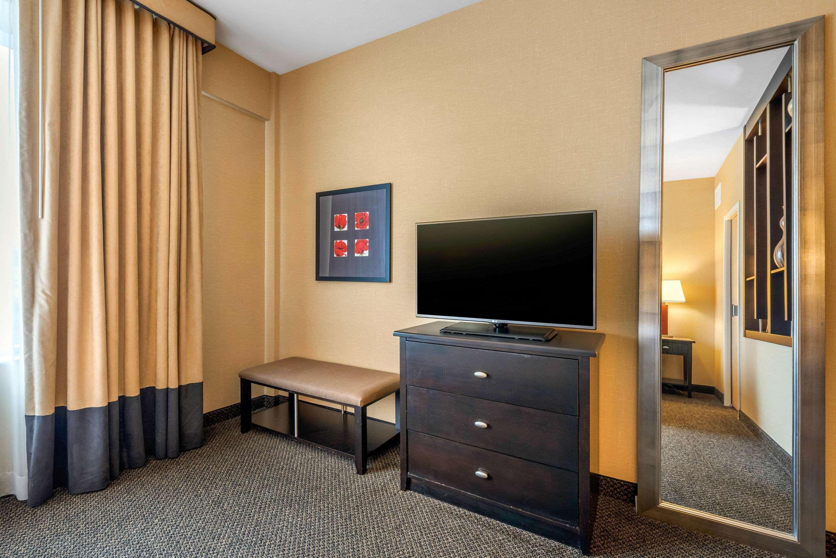 Cambria Hotel Akron - Canton Airport Uniontown Exteriör bild