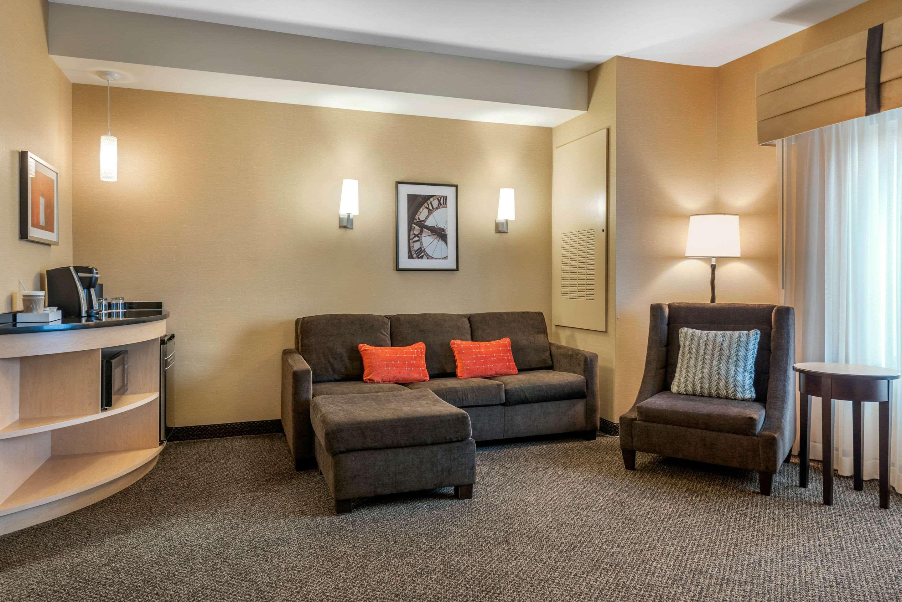Cambria Hotel Akron - Canton Airport Uniontown Exteriör bild