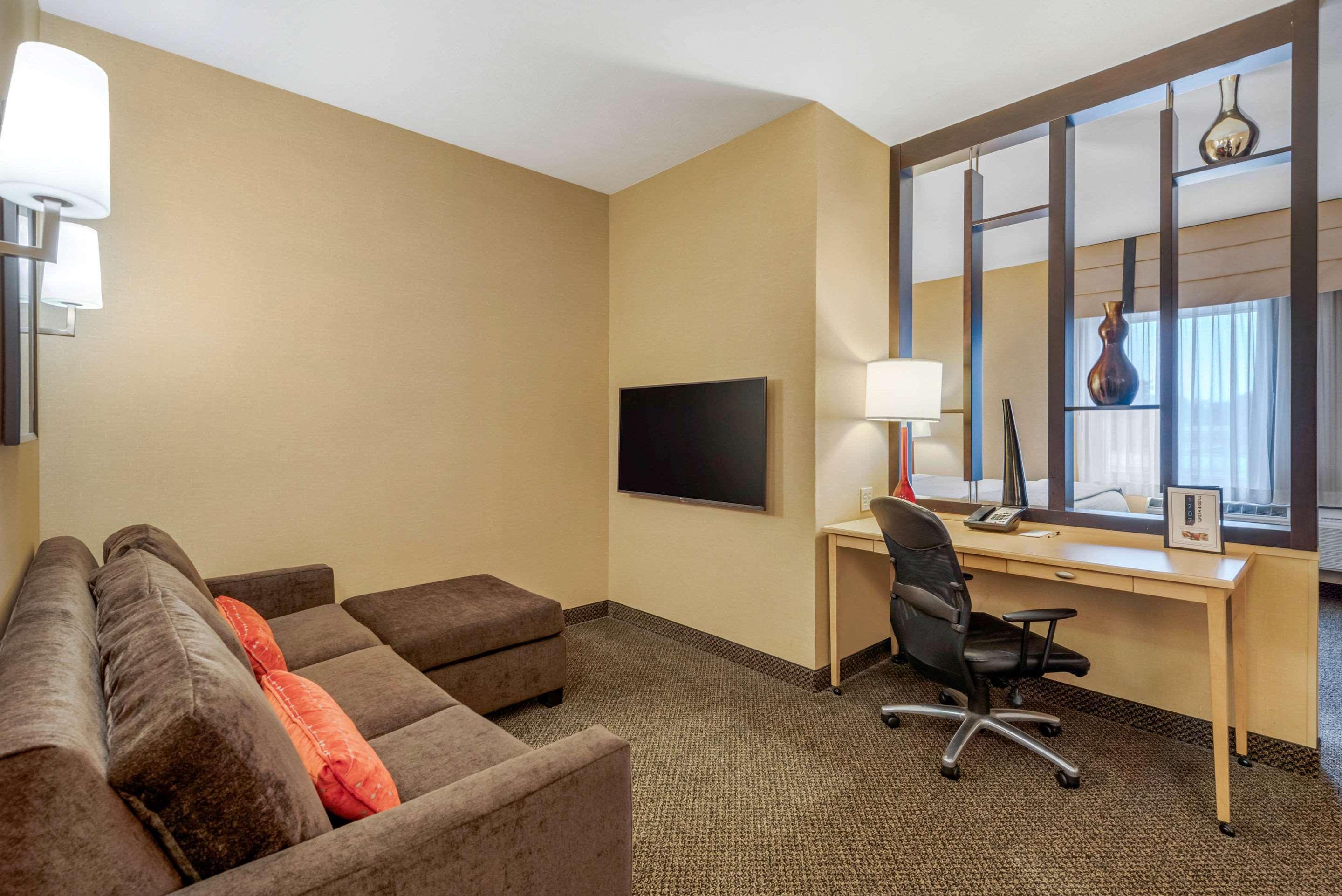 Cambria Hotel Akron - Canton Airport Uniontown Exteriör bild