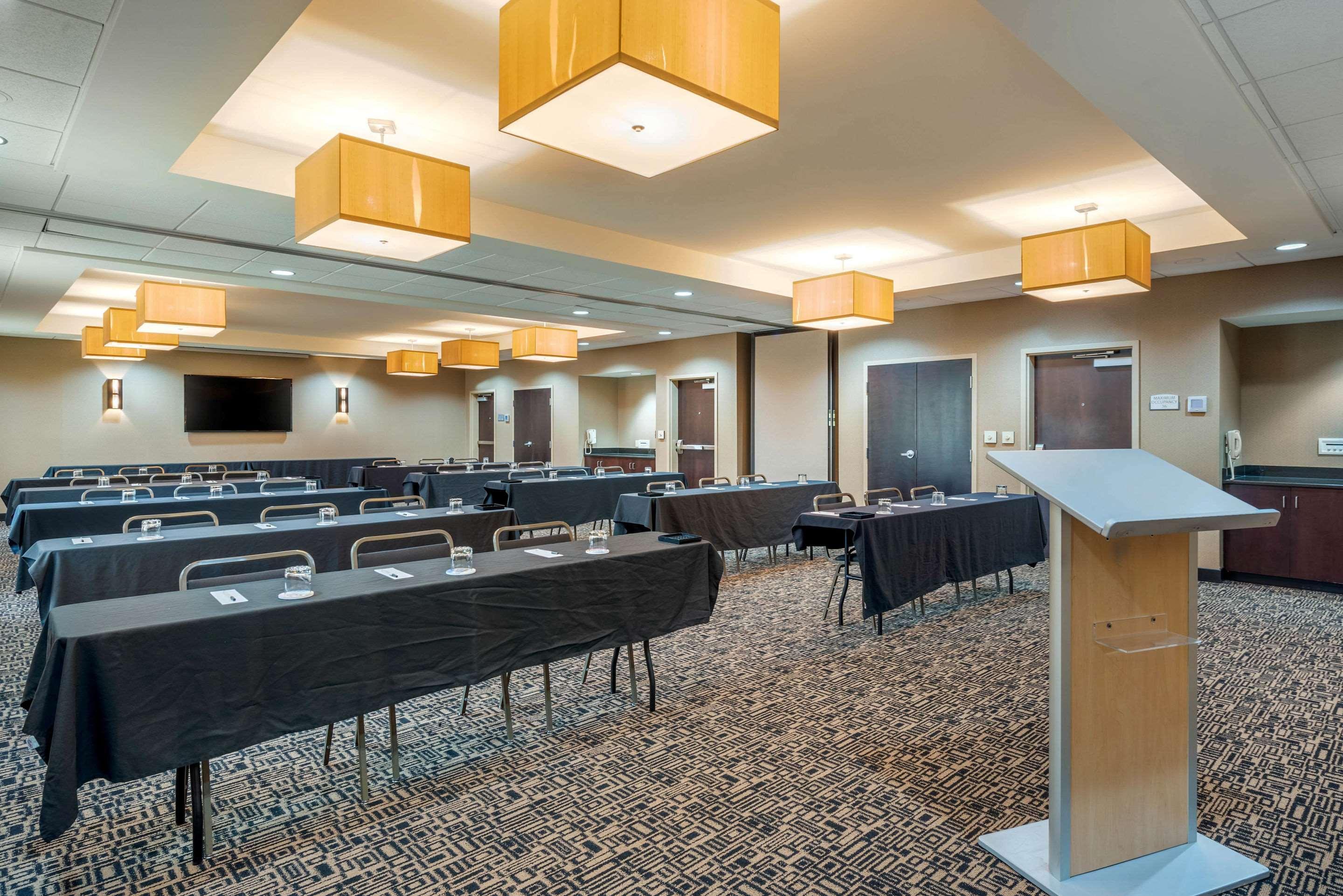 Cambria Hotel Akron - Canton Airport Uniontown Exteriör bild