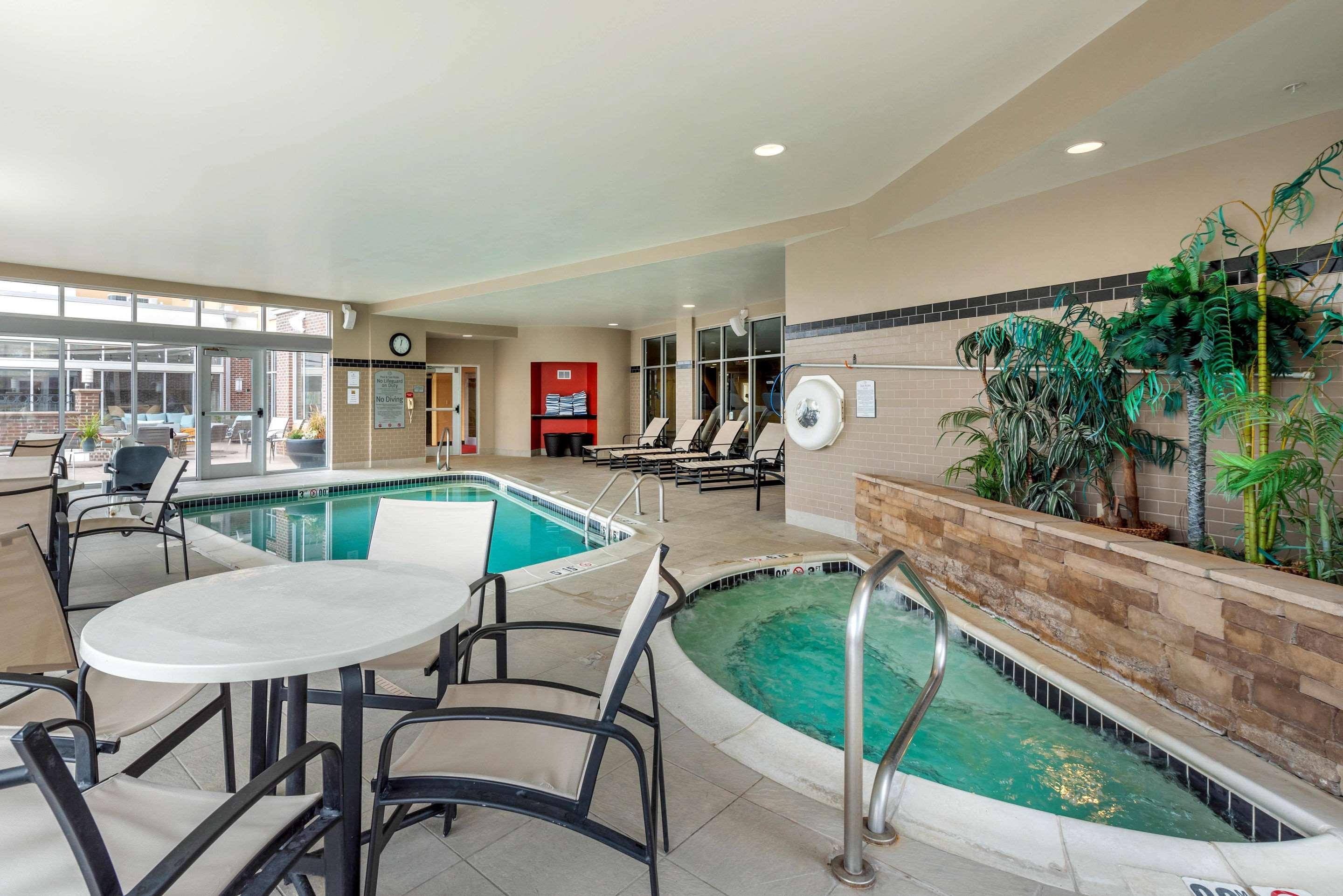 Cambria Hotel Akron - Canton Airport Uniontown Exteriör bild