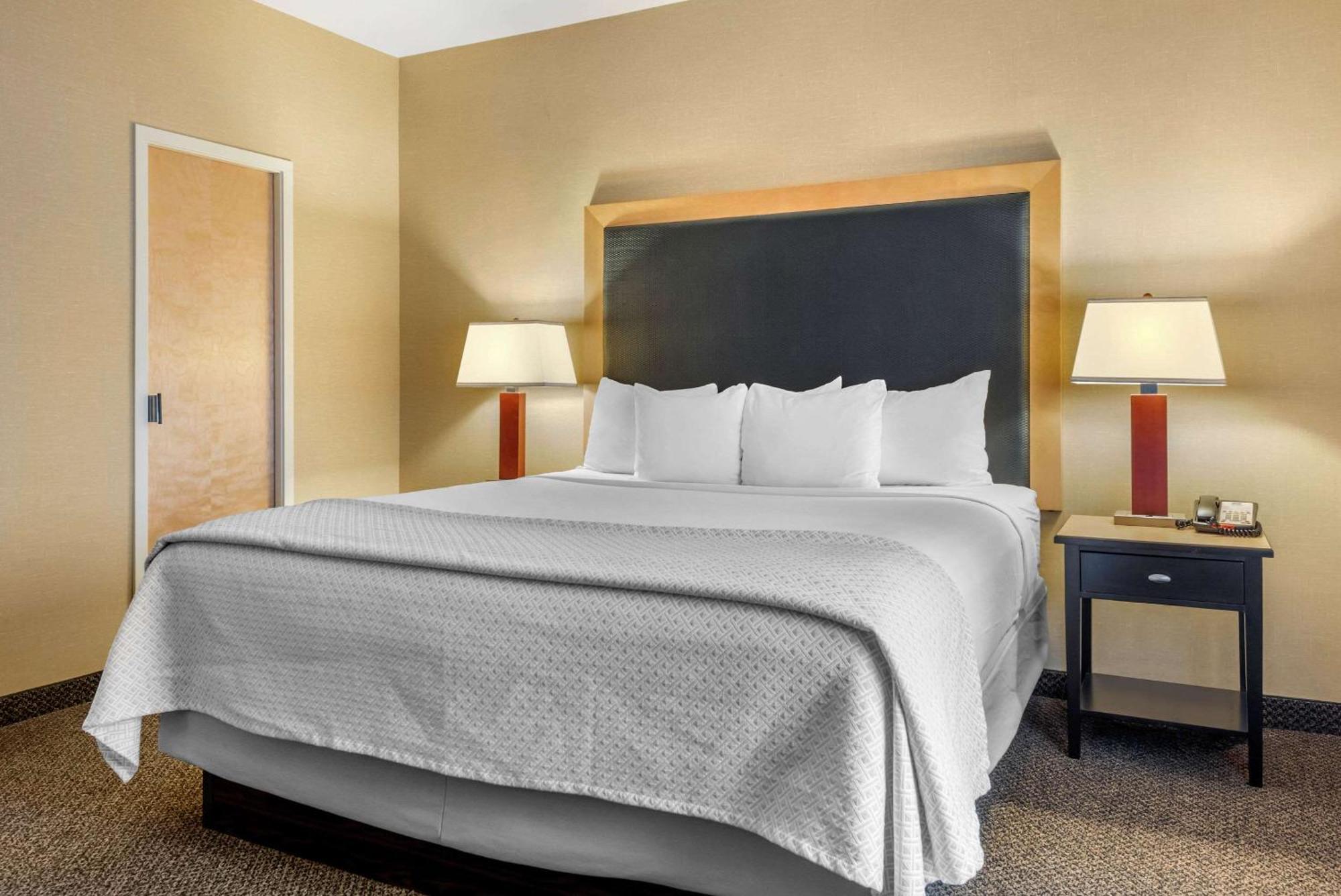 Cambria Hotel Akron - Canton Airport Uniontown Exteriör bild