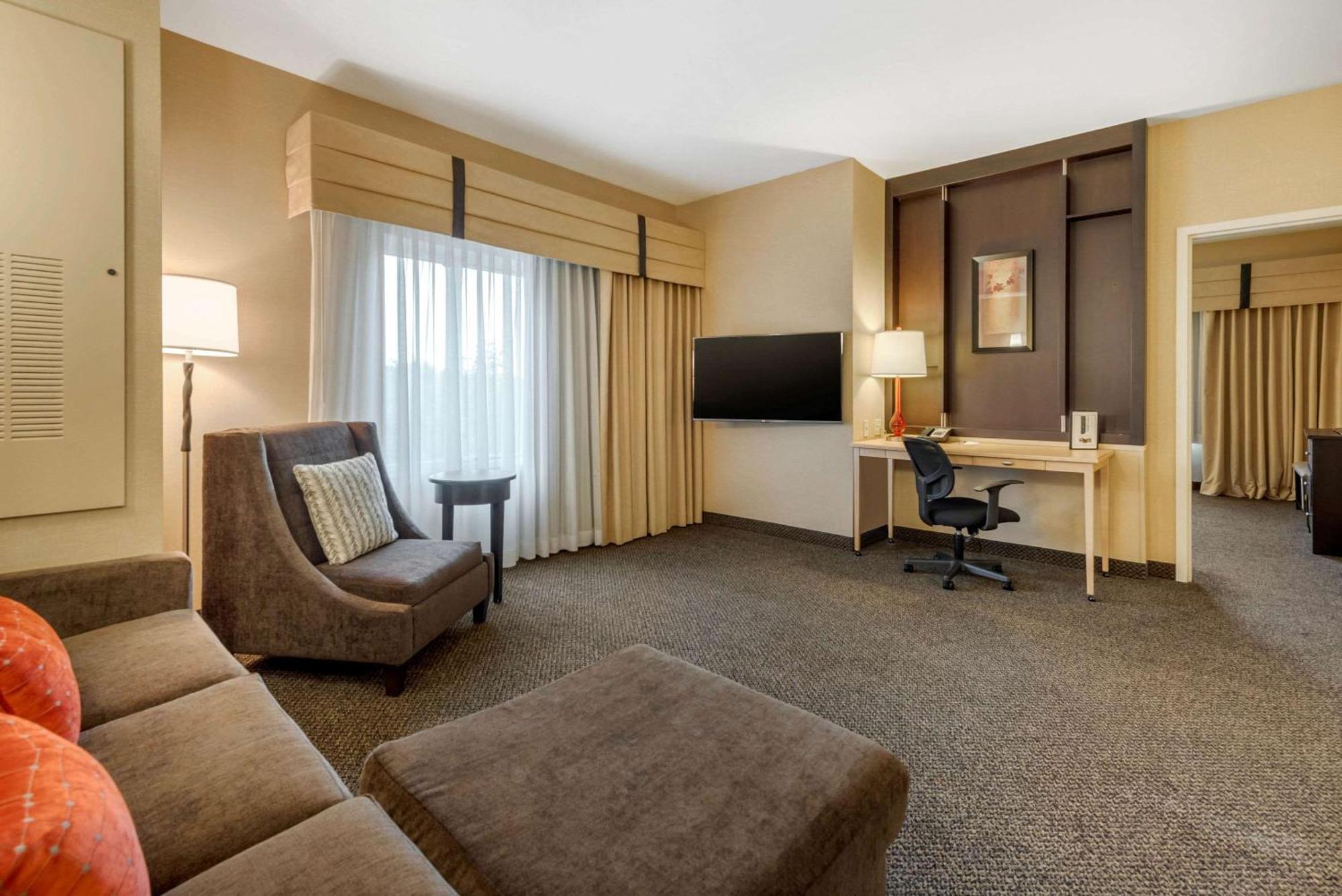 Cambria Hotel Akron - Canton Airport Uniontown Exteriör bild