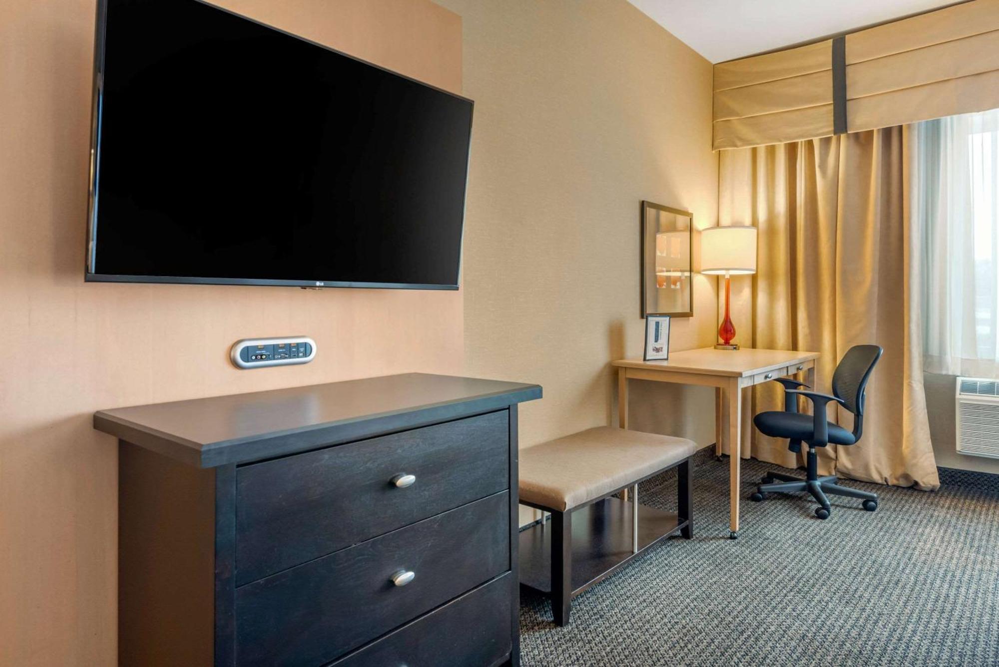 Cambria Hotel Akron - Canton Airport Uniontown Exteriör bild